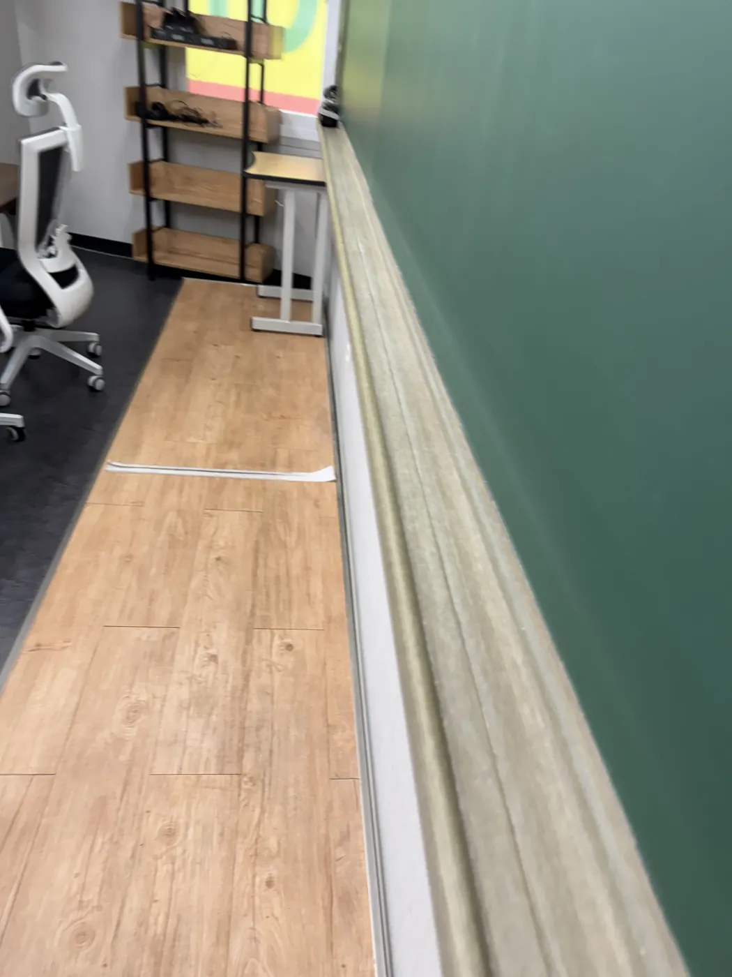 좌석 사이 바닥 — 평창군 학원청소 현장