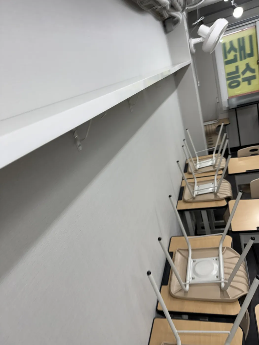 동해시 학원청소 시공 현장 — 복도 바닥 관리