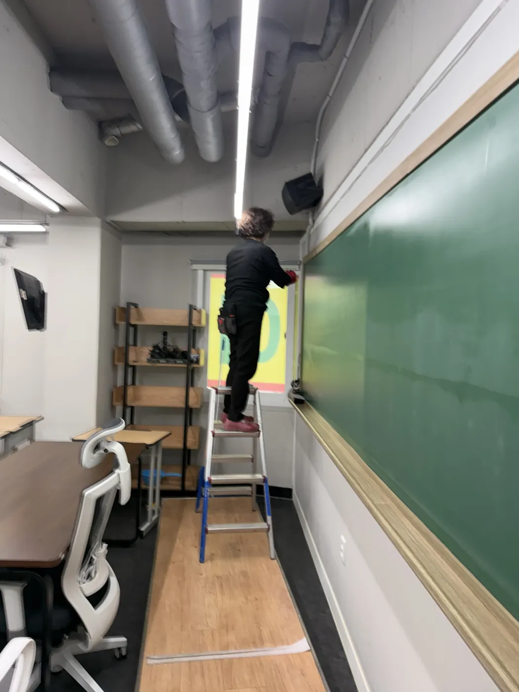작업 진행 — 춘천시 학원청소 현장