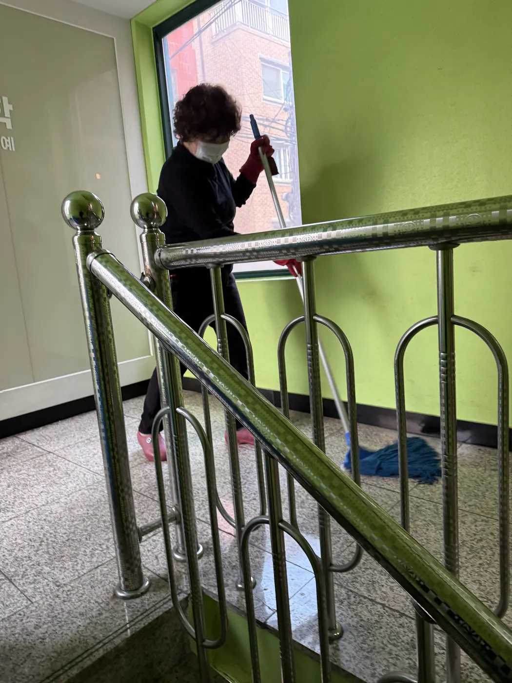 세정 진행 — 속초시 학원청소 현장