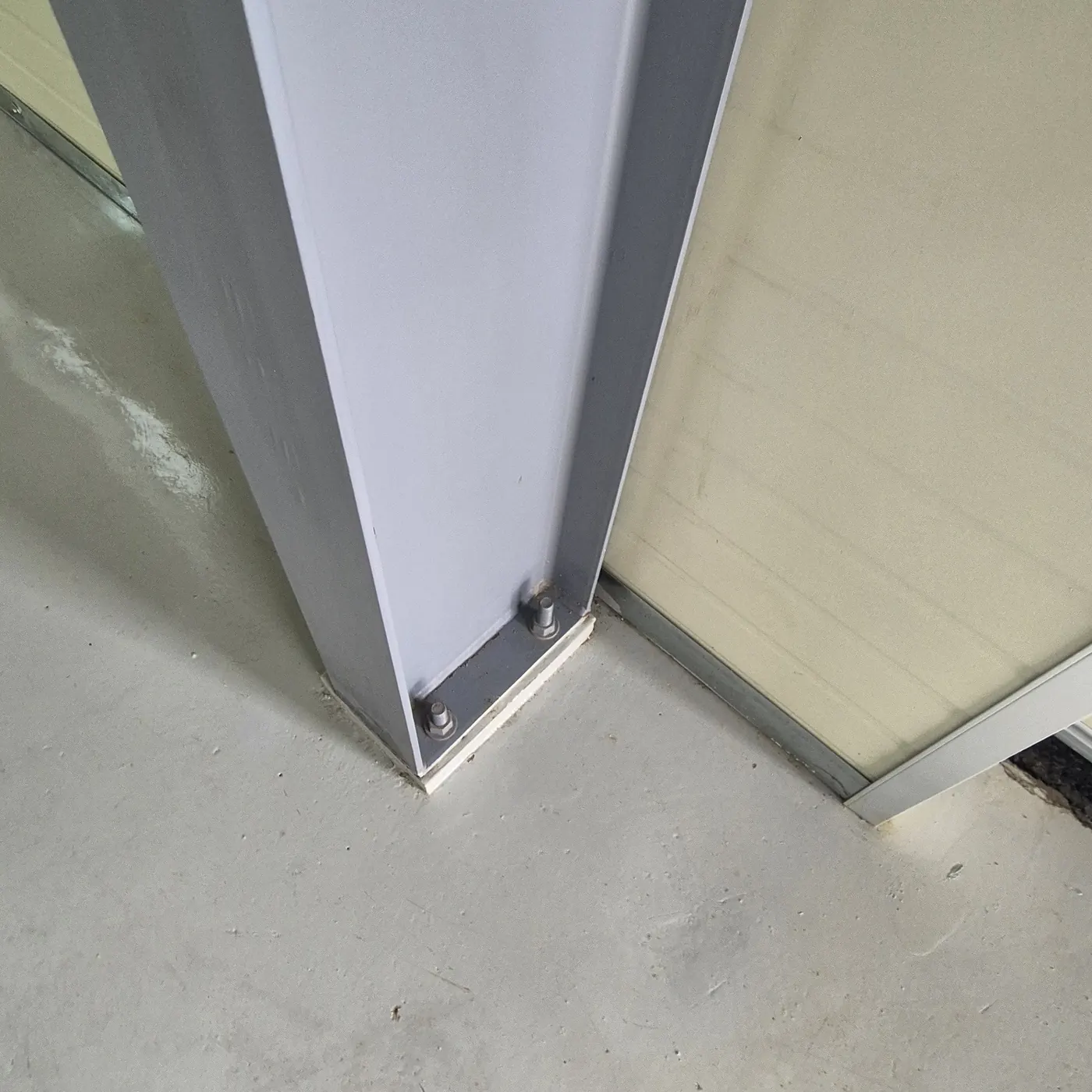 벽체 관리 — 건지동 공장청소 현장