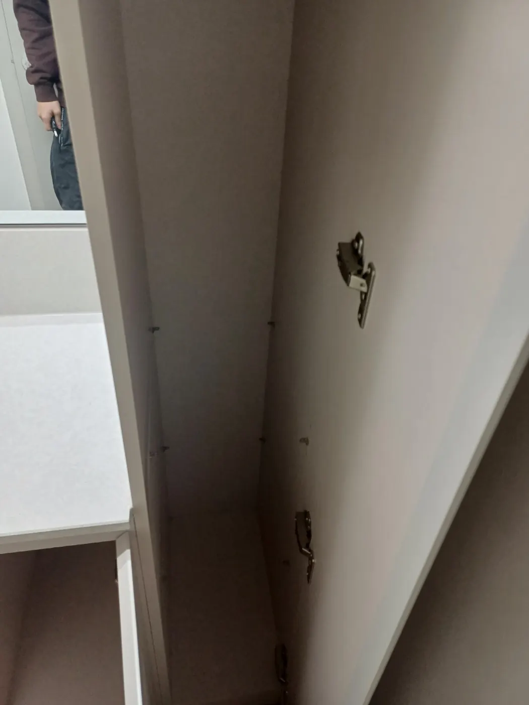 붙박이장 내부 — 속초시 입주청소 현장