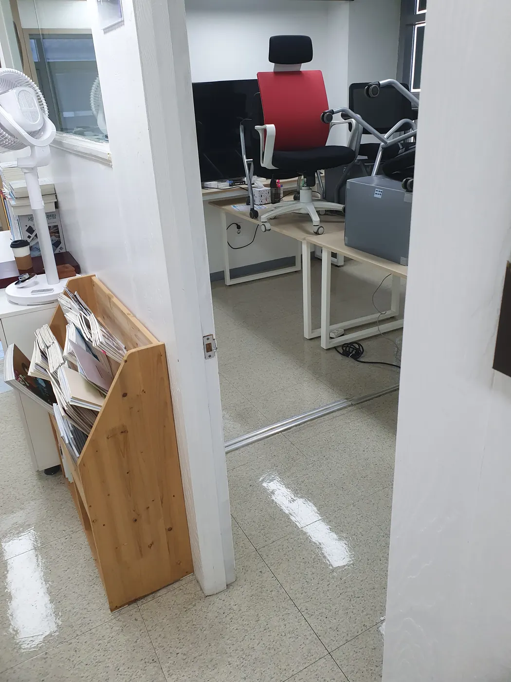 원주시 사무실청소 시공 현장 — 바닥 광택 마감