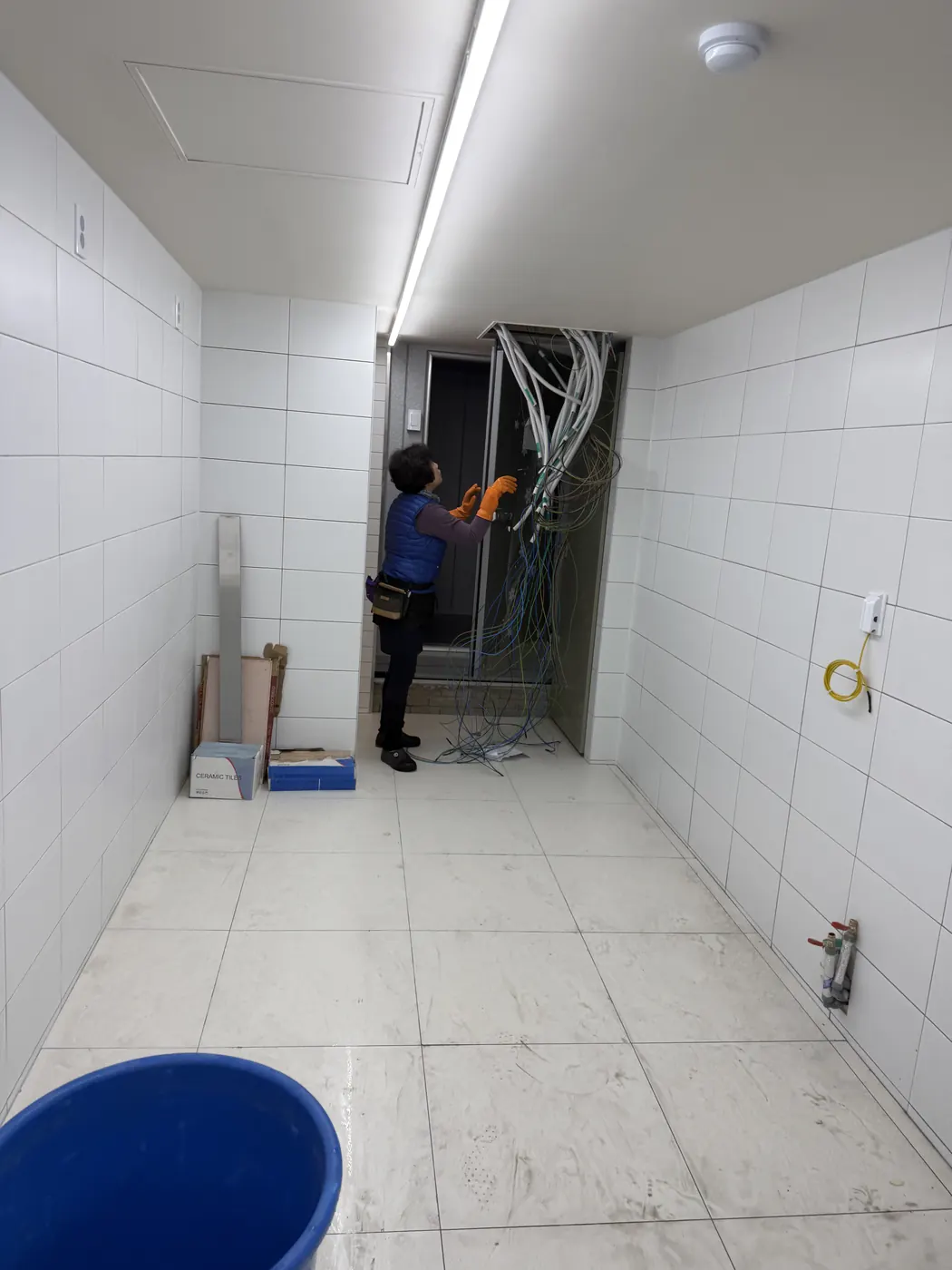 세정 진행 — 마달동 식당청소 현장