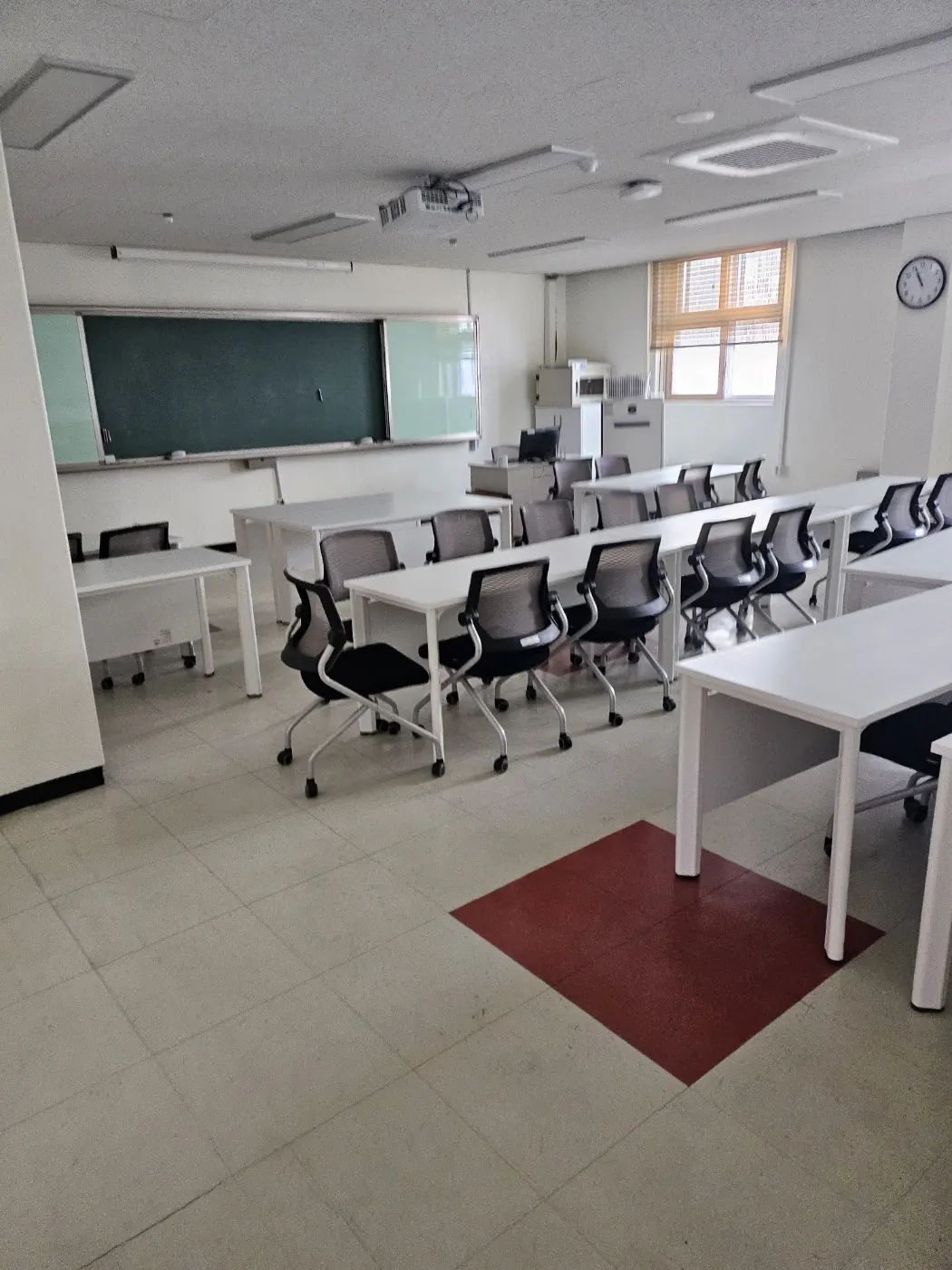 화천군 학교청소 시공 현장 — 교실 정리