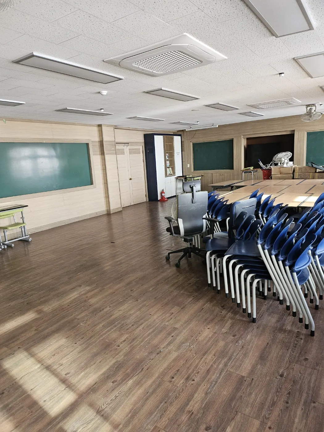구호동 학교청소 시공 현장 — 교실 마감