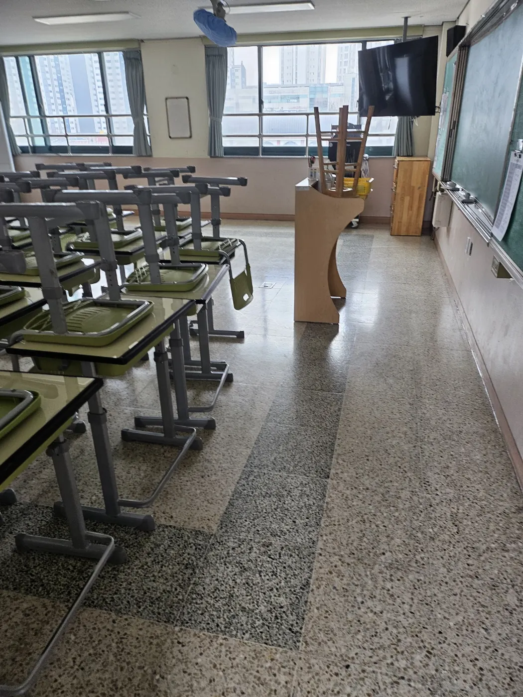 단봉동 학교청소 시공 현장 — 교실 마감