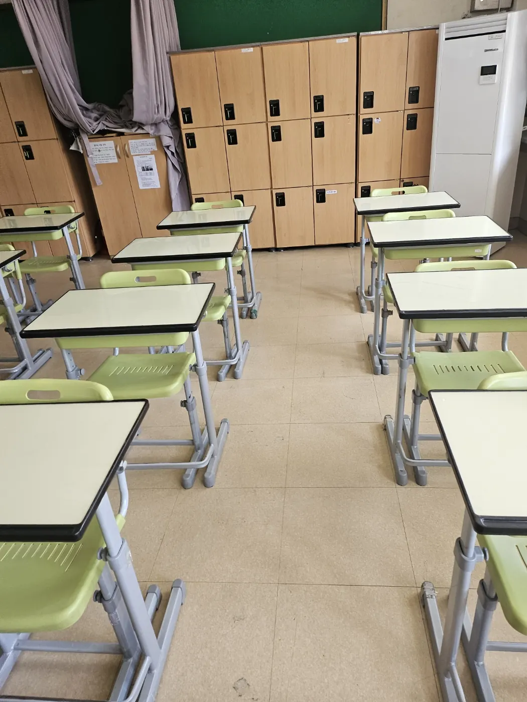 교동 학교청소 시공 현장 — 교실 정리