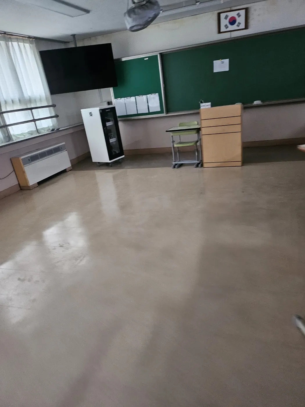 태백시 학교청소 시공 현장 — 교실 정리
