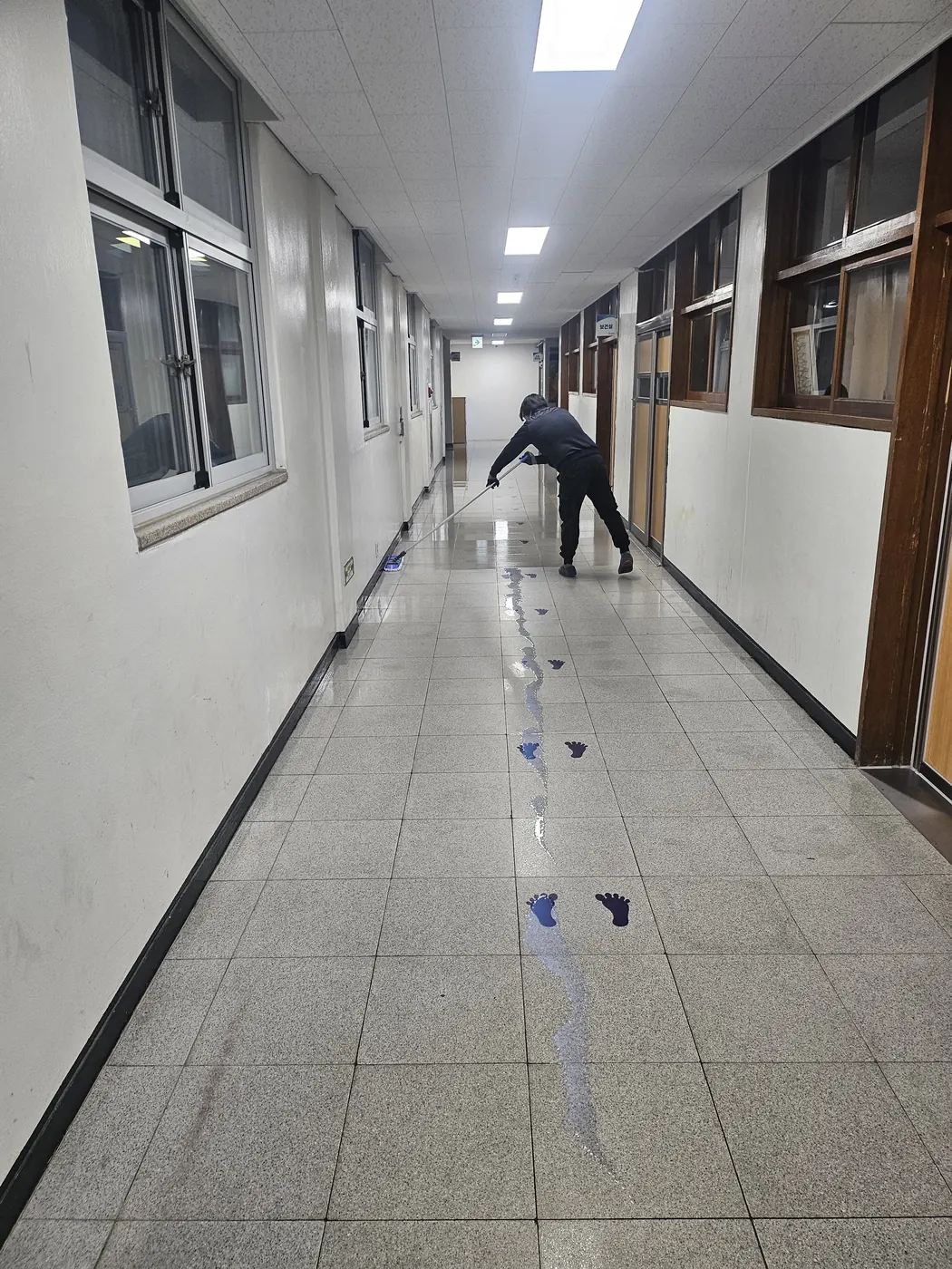횡성군 학교청소 시공 현장 — 복도 관리