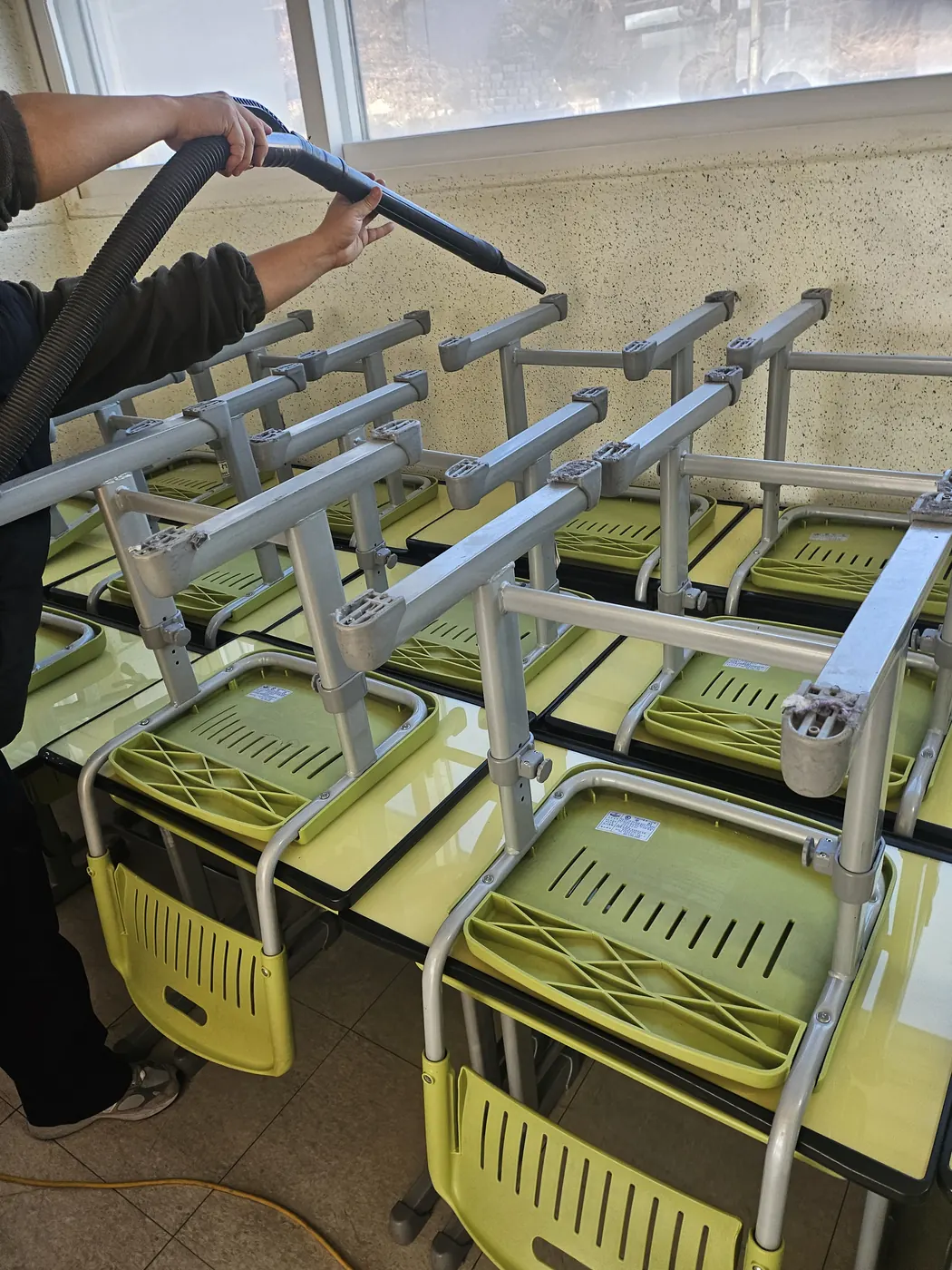 바닥 기계 세정 — 단구동 학교청소 현장