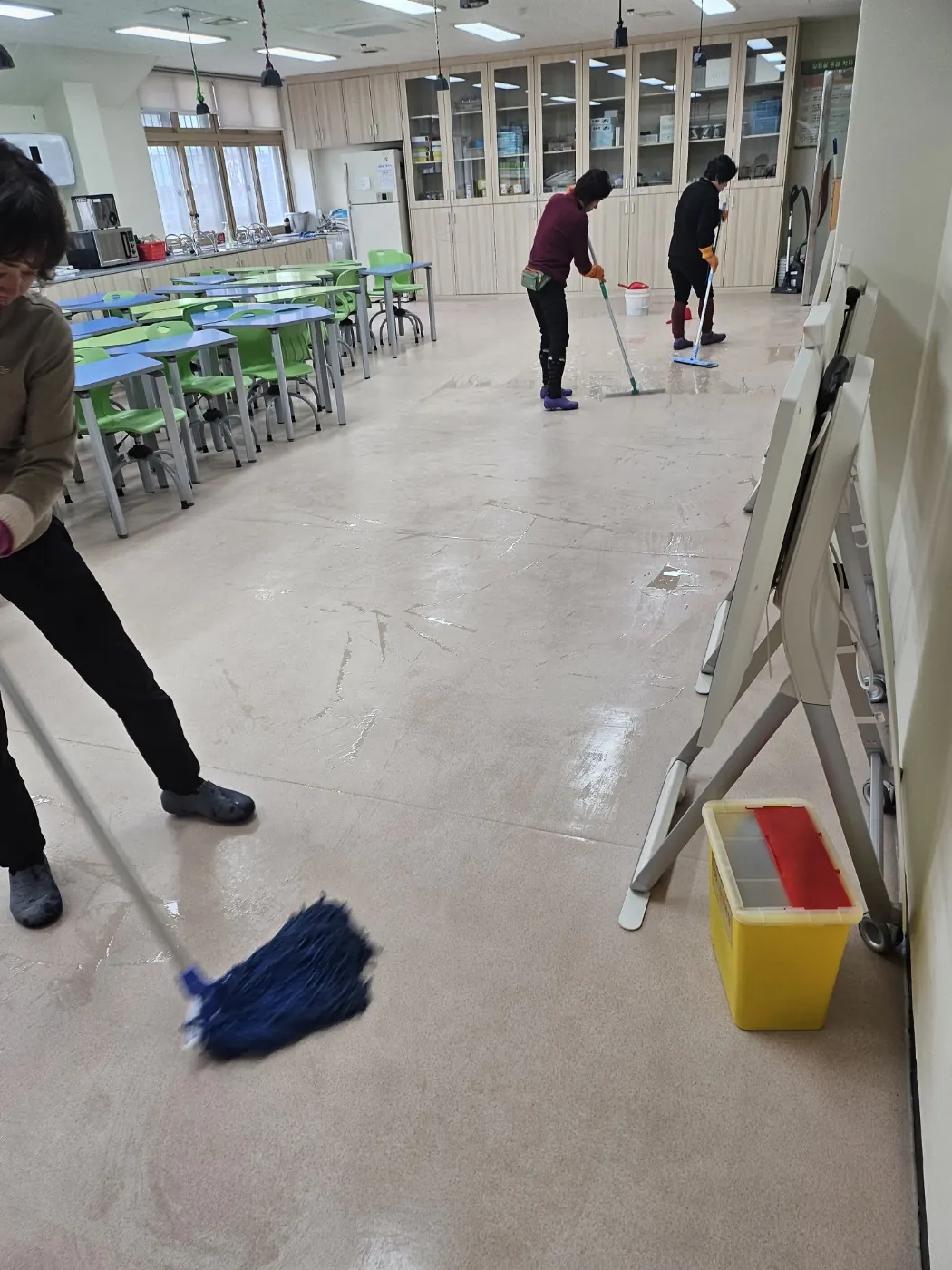 세정 진행 — 청학동 학교청소 현장
