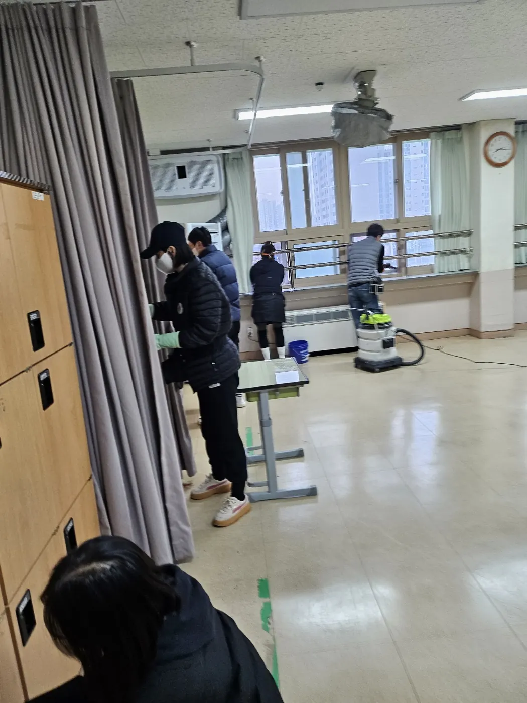 세정 진행 — 횡성군 학교청소 현장