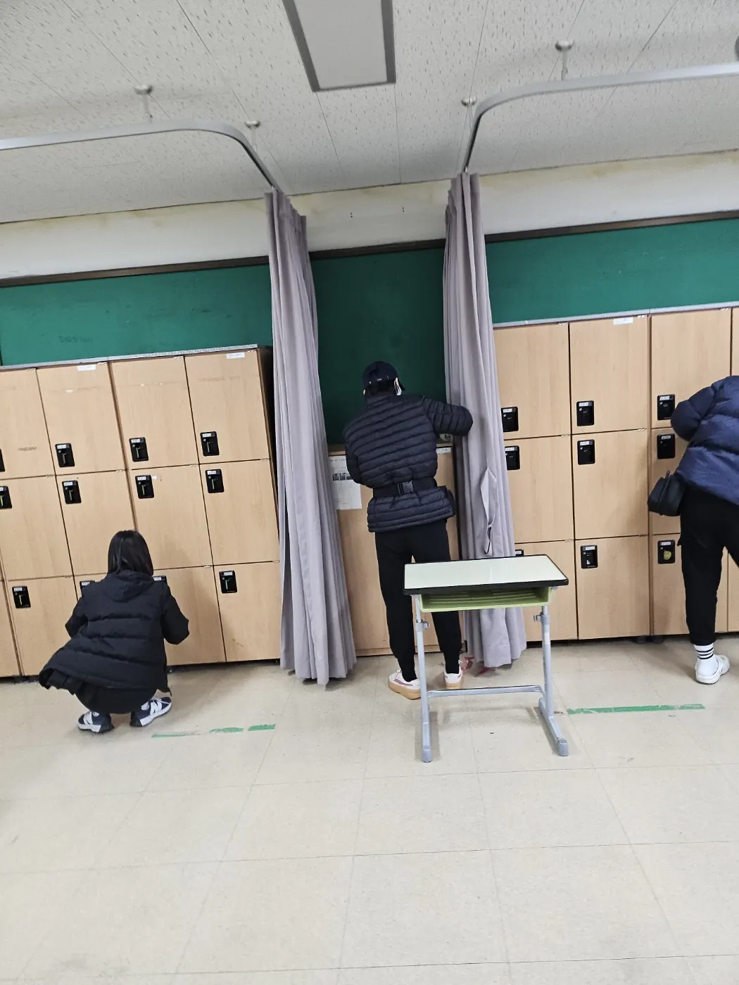 세정 진행 — 신림면 학교청소 현장