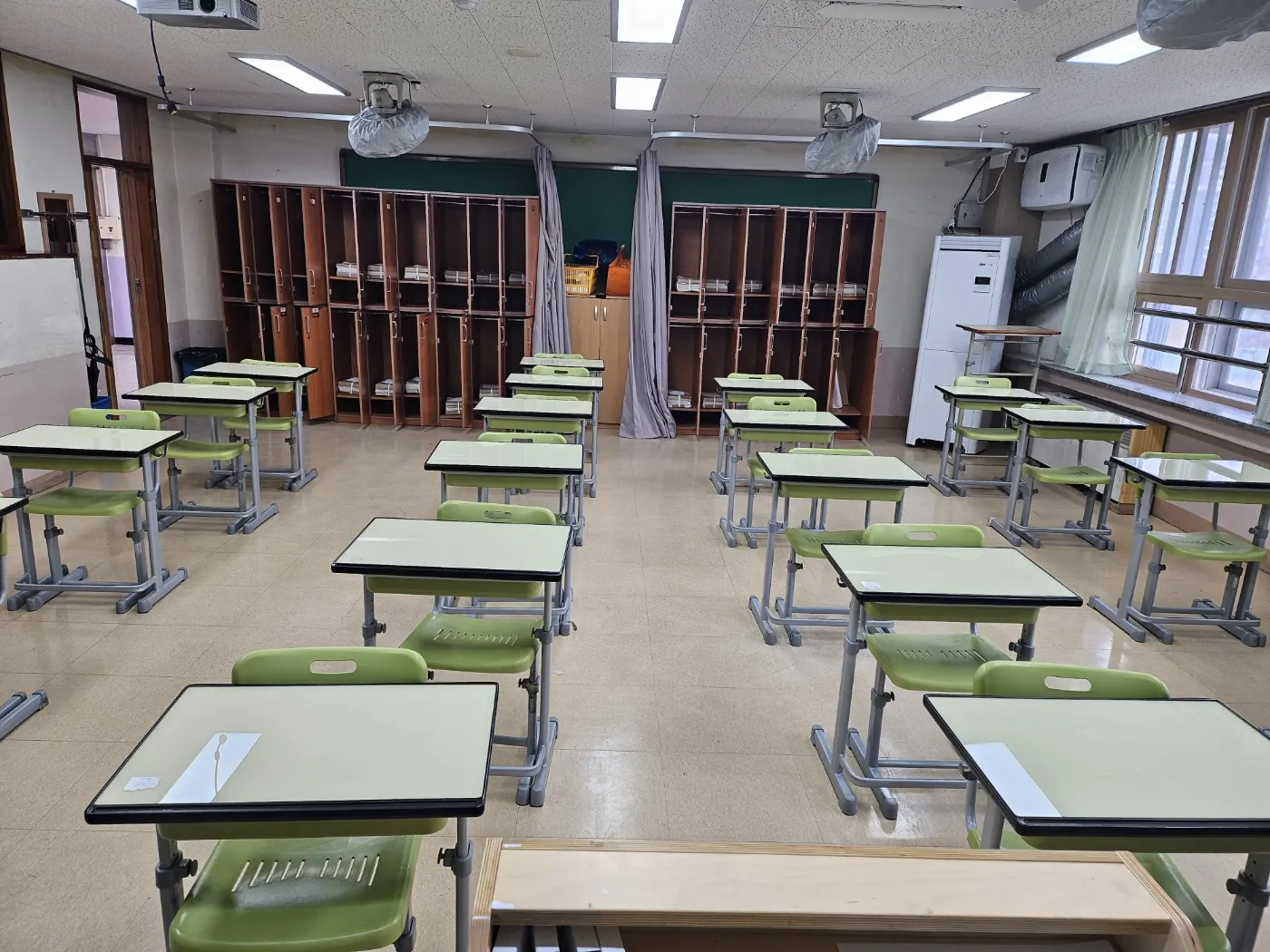 특별교실 정리 — 갈말읍 학교청소 현장
